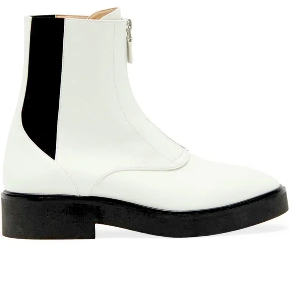 NWOB Stuart Weitzman Lodge Zip Leather Bootie - Picture 3 of 3